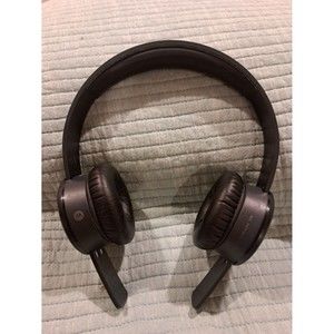 SOL Republic x Motorola Tracks Air Wireless Noise-Isolating Headphones Gunmetal